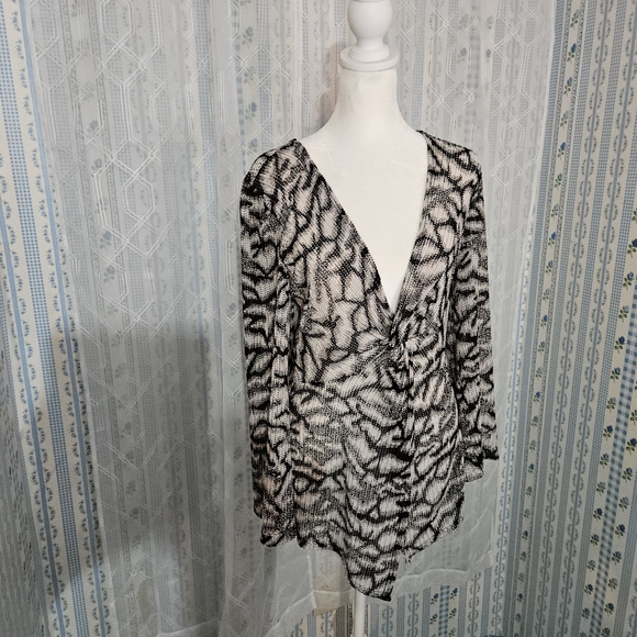 Lot - MSK XL Black Gold Paisley Open Front Cardigan + Chico’s Size 1 Tunic - Picture 6 of 7